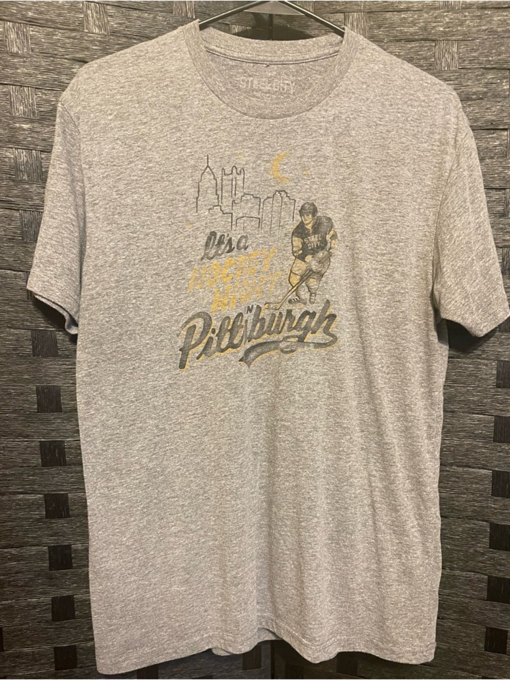 VTG Pittsburgh Penguins Logo Steel City NHL Men's Gray Short Sleeve T-Shirt
